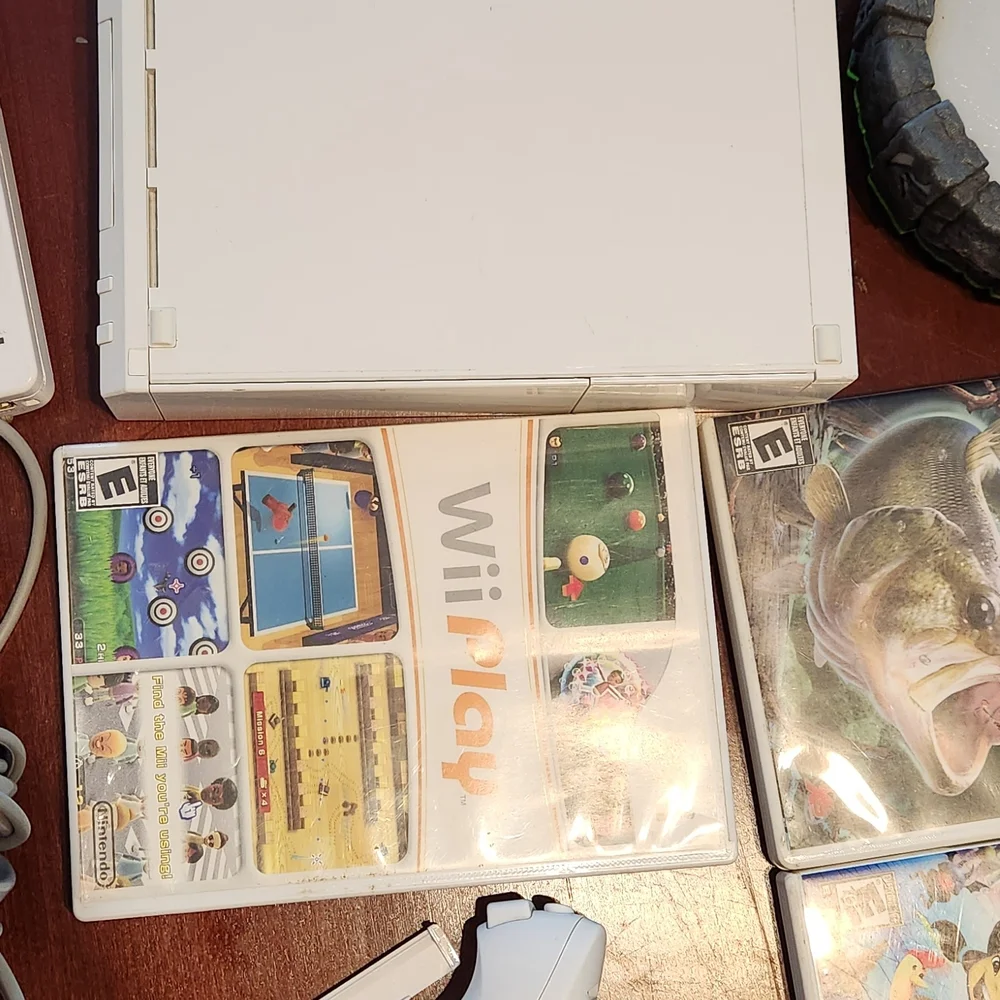 Nintendo Wii Console Bundle - White